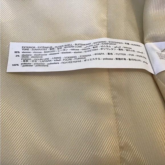 Zara beautiful blazer in a very soft cream color NWT, 1 button closure, small - Picture 10 of 11